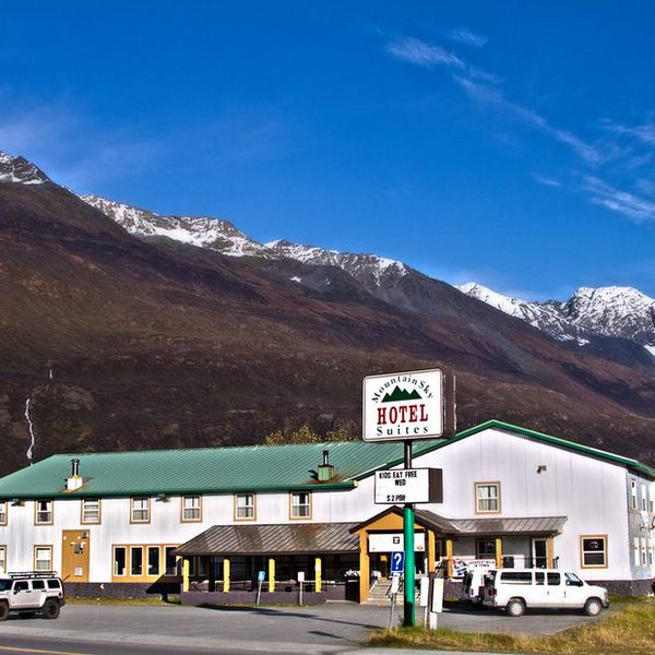 Mountain Sky Hotel Valdez - exterior