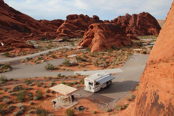 Met de camper overnachten in Valley of Fire State Park, Nevada