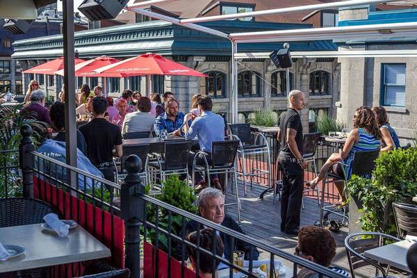 Rooftopbar Terrasse Nelligan - Old Montreal - Quebec - Canada - Doets Reizen