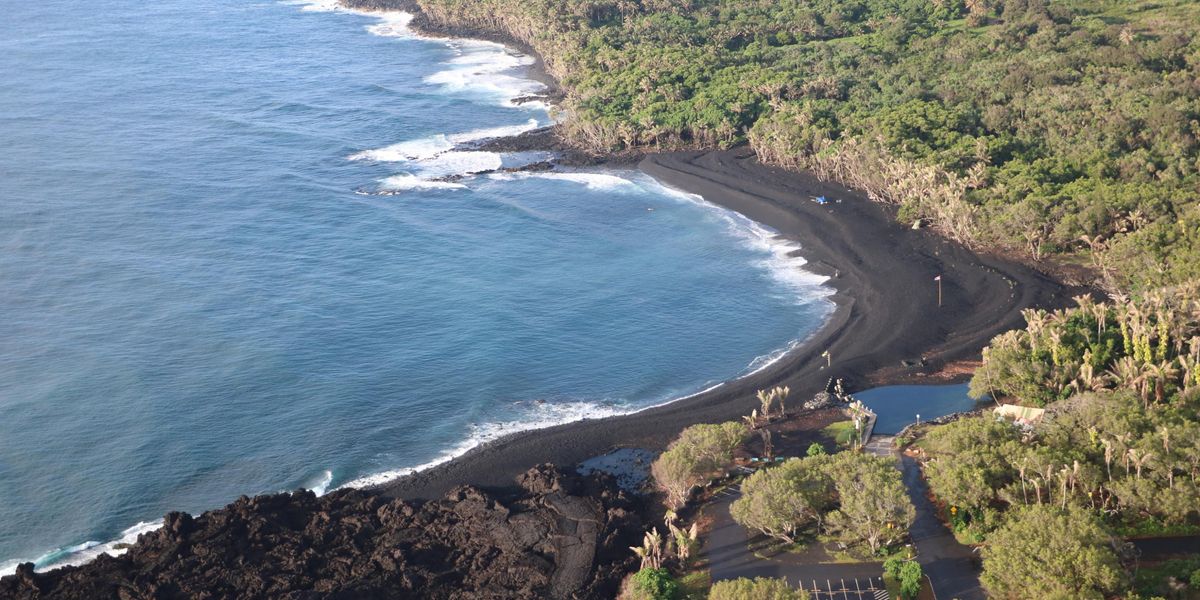 Black Sand Beach - Big Island - Hawaii - Doets Reizen