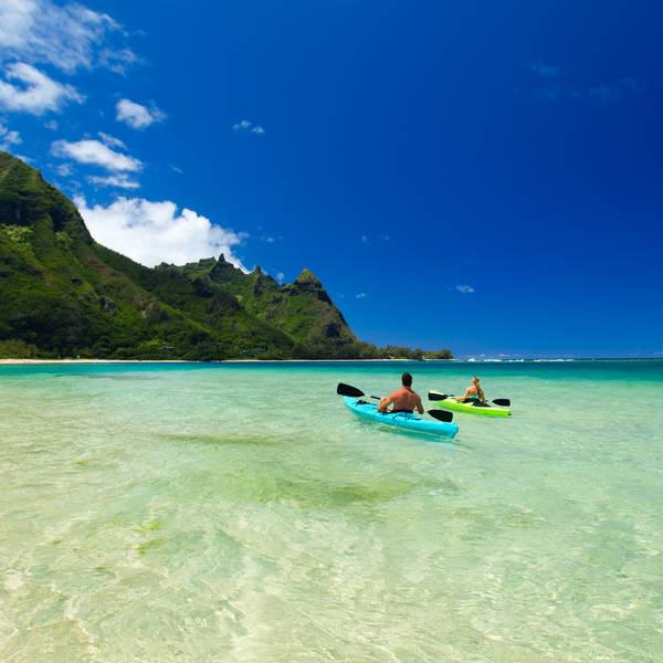 Kanoen in Hanelei op Hawaii