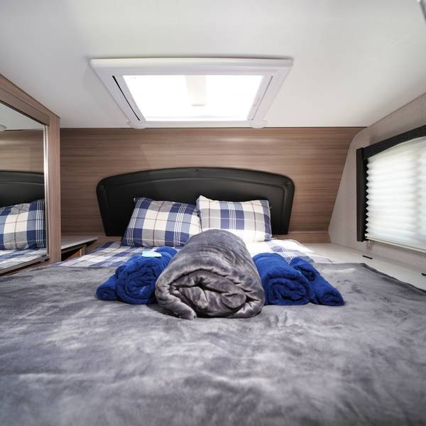 GoNorth_TruckCamper_bed_ Doets Reizen