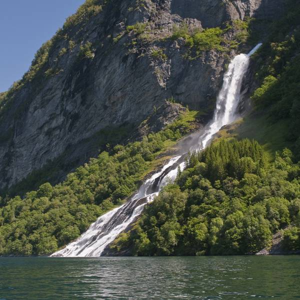 Kajakken door Geirangerfjord Doets Reizen