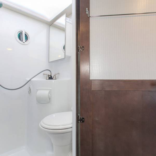 C-Small Four Seasons - camperreizen Canada - Doets Reizen