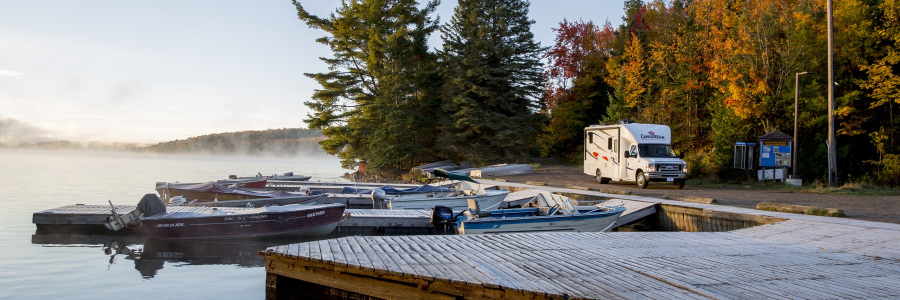 CanaDream camper op pad in Algonquin Provincial Park