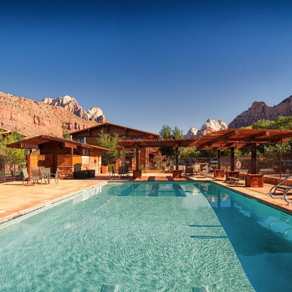 Cable Mountain Lodge pool
