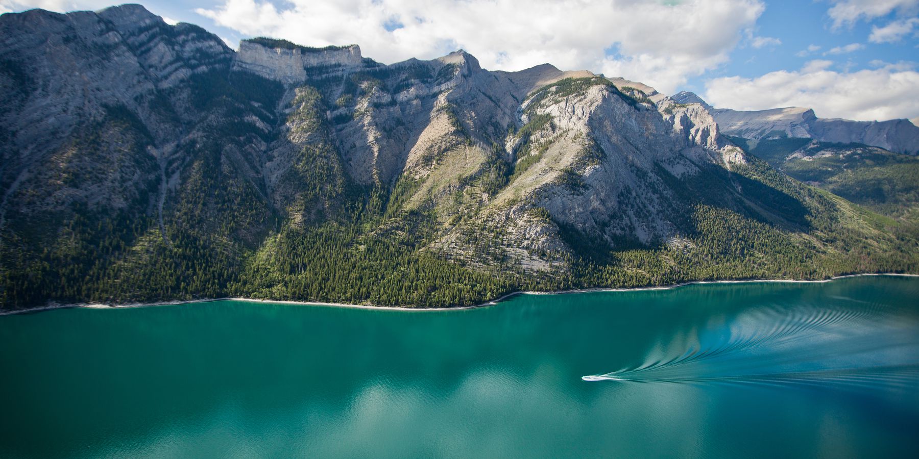 Bezoek Lake Minnewanka Doets Reizen