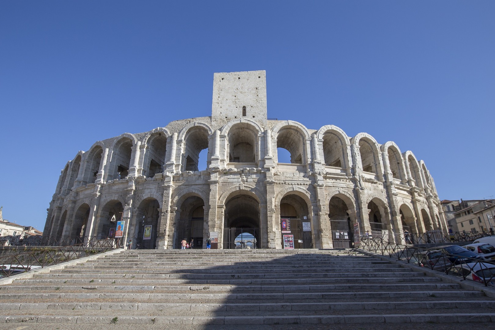 Stad Arles Afbeelding van falco via Pixabay