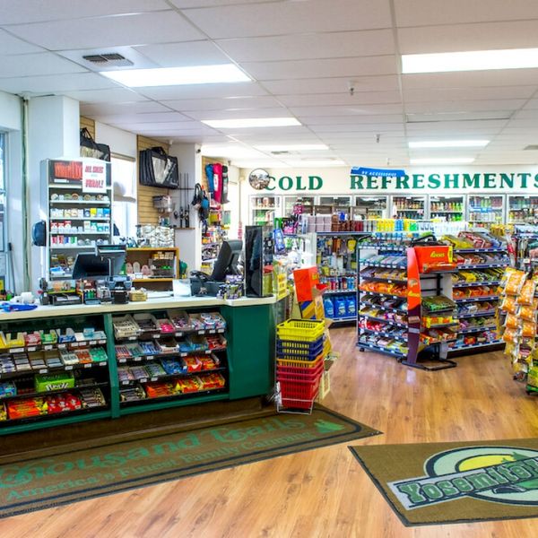 Yosemite Lakes RV Resort - shop