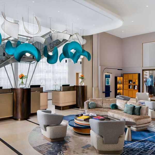 Sofitel Montreal Golden mile lobby