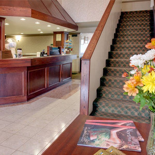 Sandman Inn Smithers - lobby2