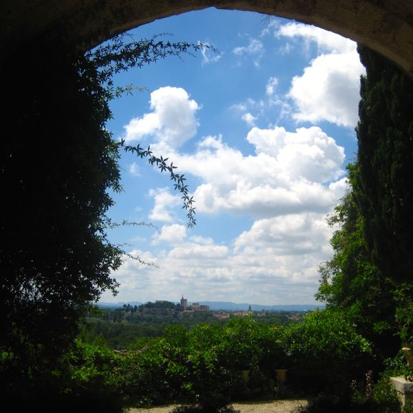 Doorkijk naar Avignon - Avignon - Frankrijk - Reizen Frankrijk - Doets Reizen
