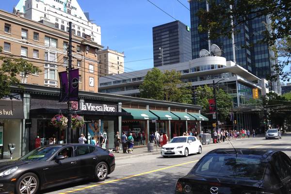 Robson Street - Vancouver - British Columbia - Canada - Doets Reizen