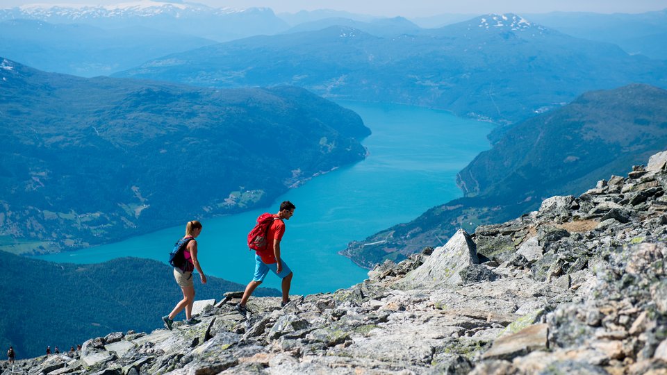 Hiking Skaala in Noorwegen - Doets Reizen - Vakantie Noorwegen - Credits Fjord Nord Norway and Sverre Hjørnevik
