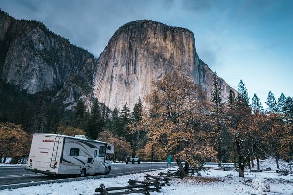 Yosemite-mountain-exterior_Amerika_camperreizen_DoetsReizen