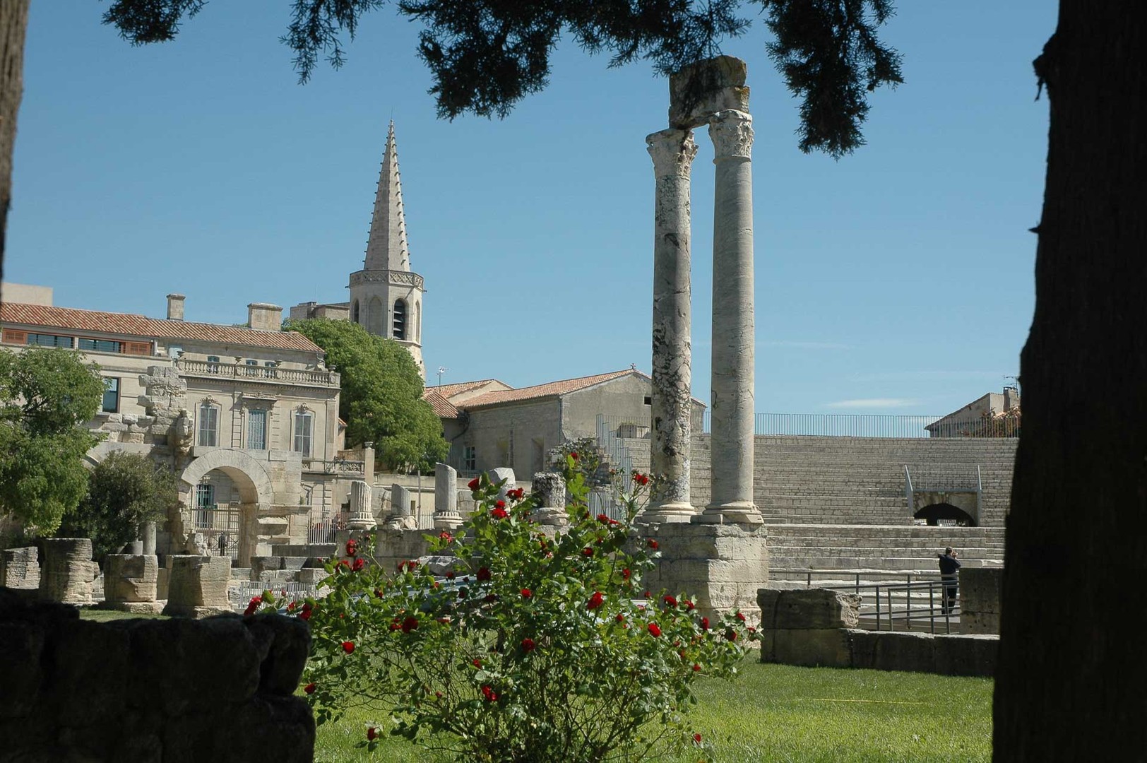 Stad Arles Afbeelding van falco via Pixabay