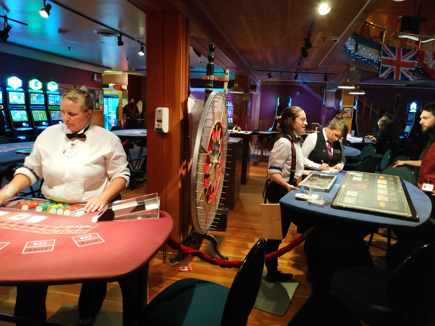 Cancan Show - Dawson City - Yukon - Canada - Doets Reizen