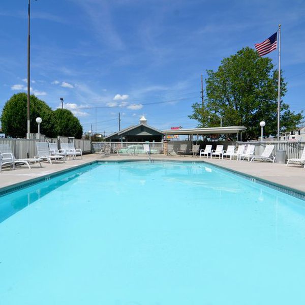 Best Western Route 66 Rail Haven - pool