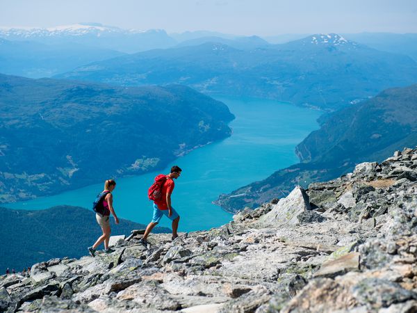 Hiking Skaala in Noorwegen - Doets Reizen - Vakantie Noorwegen - Credits Fjord Nord Norway and Sverre Hjørnevik