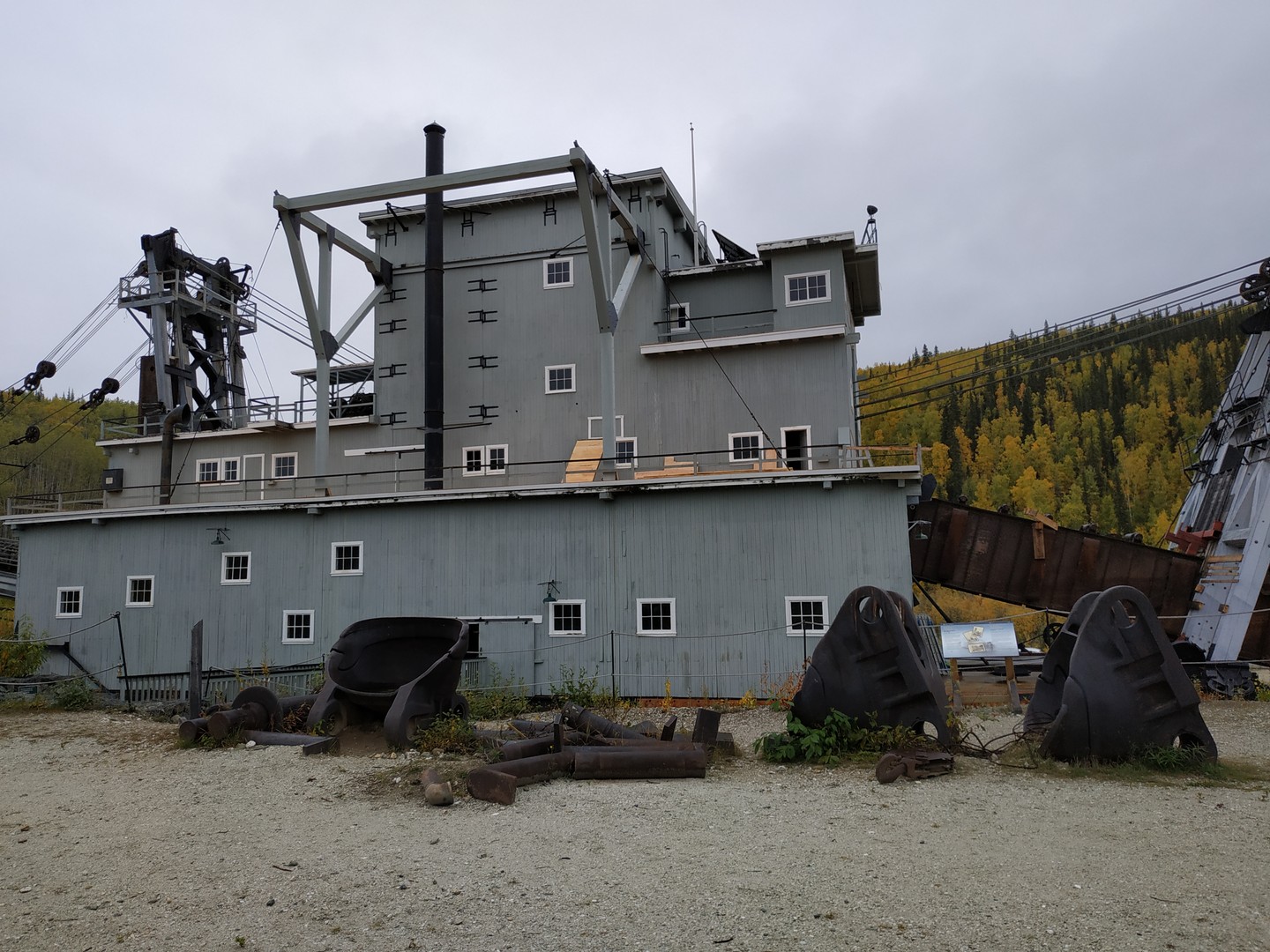 Dredge Klondike Goldfield en Dredge - Dawson City - Yukon - Canada - Doets Reizen