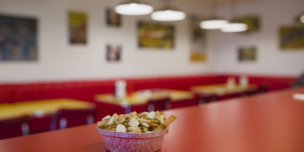 Poutine in Canada - Quebec - Vakantie Oost Canada - Frietgerecht uit Canada - Doets Reizen - fotocredits Quebec City Tou