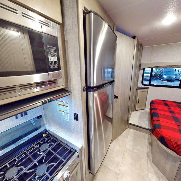 ROF Class C Four Seasons - camperreizen Canada - Doets Reizen