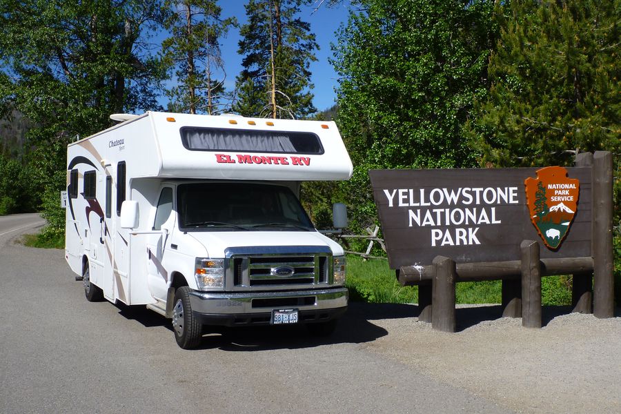El Monte RV camper bij Yellowstone National Park
