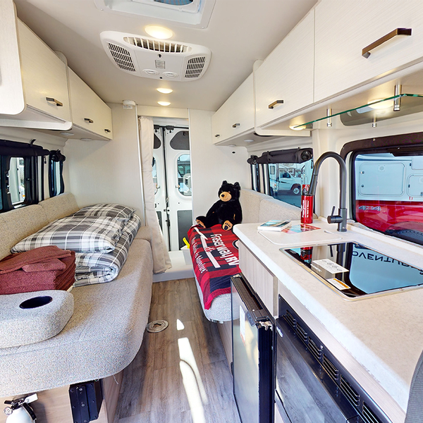 Van Conversion Four Seasons - camperreizen Canada - Doets Reizen