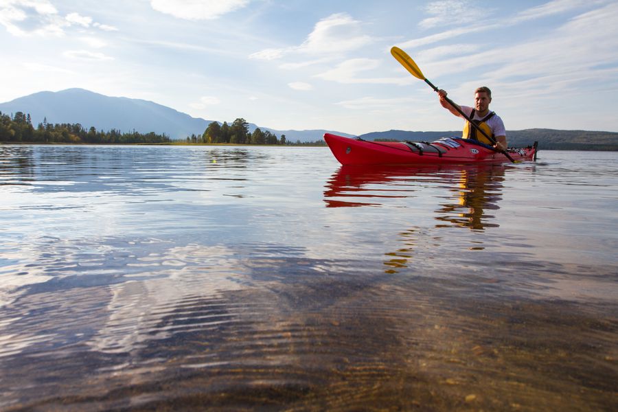 Kayak in Norrbotten - Doets Reizen - Vakantie in Zweden - Credits Visit Sweden