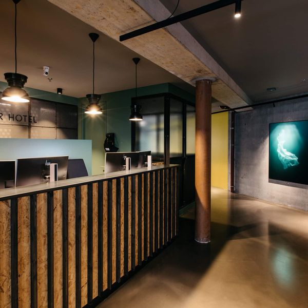 Exeter hotel - lobby