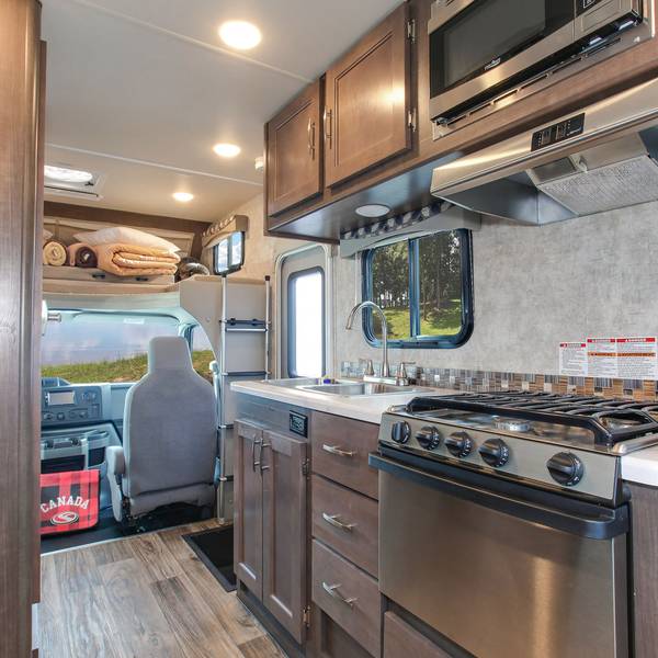 C-Small Four Seasons - camperreizen Canada - Doets Reizen