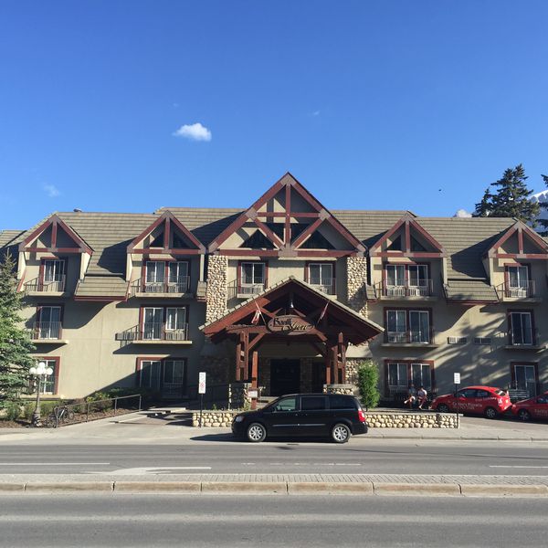 Banff Inn - exterior