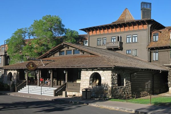 El Tovar Hotel Grand Canyon - Credits National Park Services and Mike Quinn
