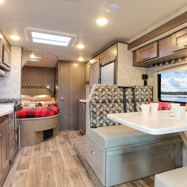 C-Large Four Seasons - camperreizen Canada - Doets Reizen