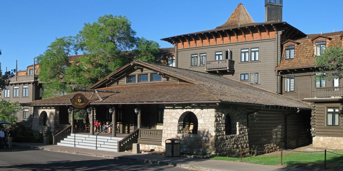 El Tovar Hotel Grand Canyon - Credits National Park Services and Mike Quinn