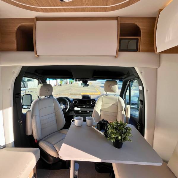 Class B+ Premium – Leisure Travel Van - camperreizen Canada - Doets Reizen