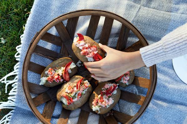 Lobster Roll - Prince Edward Island - Canada - Doets Reizen - Credits Tourism PEI Stephen Harris