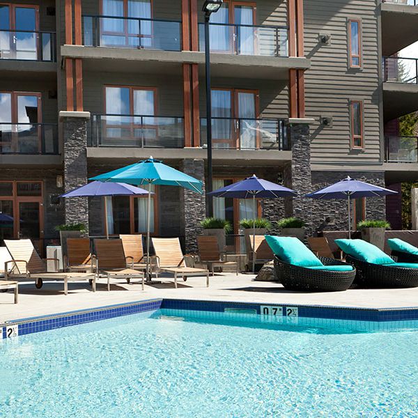 Sutton Place Revelstoke - pool