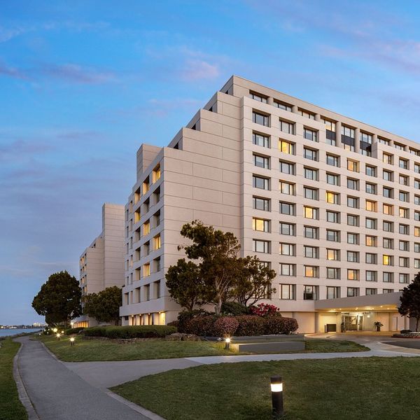 San Francisco Airport Marriott Waterfront - front
