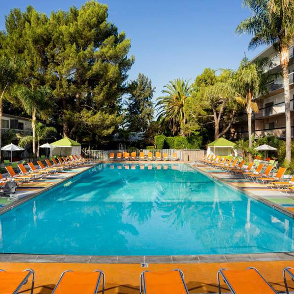 Sportsmens Lodge - pool