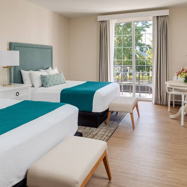 The Capri Inn - Two Queen Room