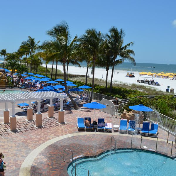Pink Shell Beach Resort - zwembad
