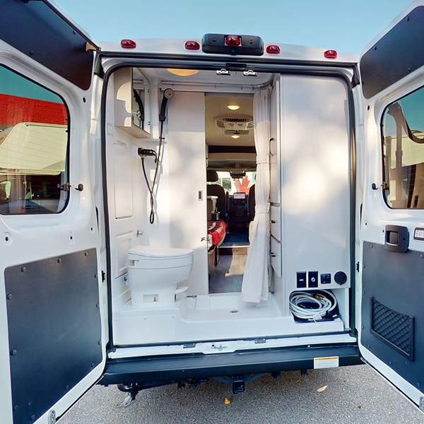 Van Conversion Four Seasons - camperreizen Canada - Doets Reizen