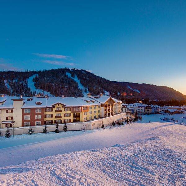 Sun Peaks Grand - Exterior winter