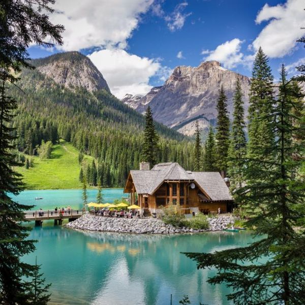Emerald Lake Lodge - exterior
