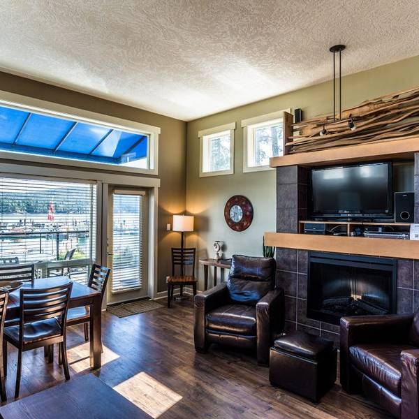 Sooke Harbour Resort & Marina - Interior