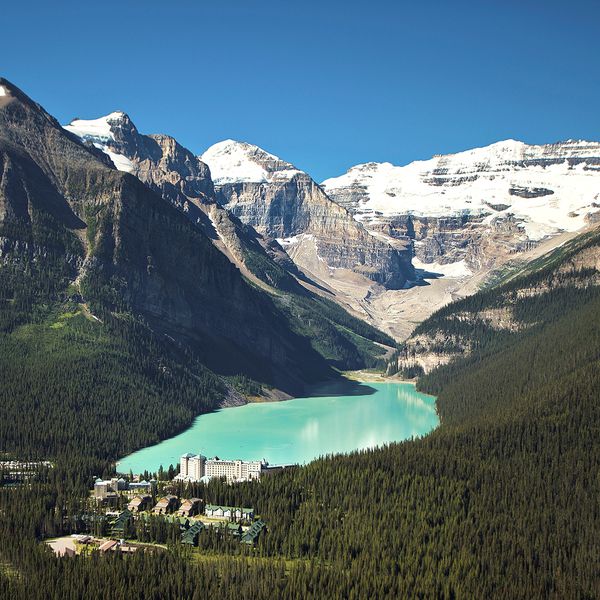 Fairmont Chateau Lake Louise - exterior