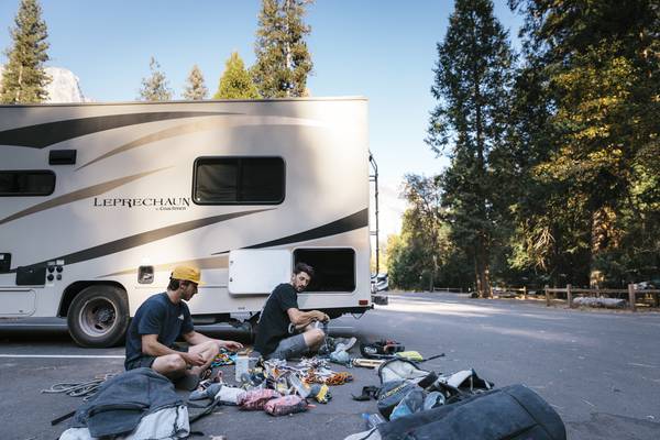 Yosemite-men-gear_Amerika_camperreizen_DoetsReizen