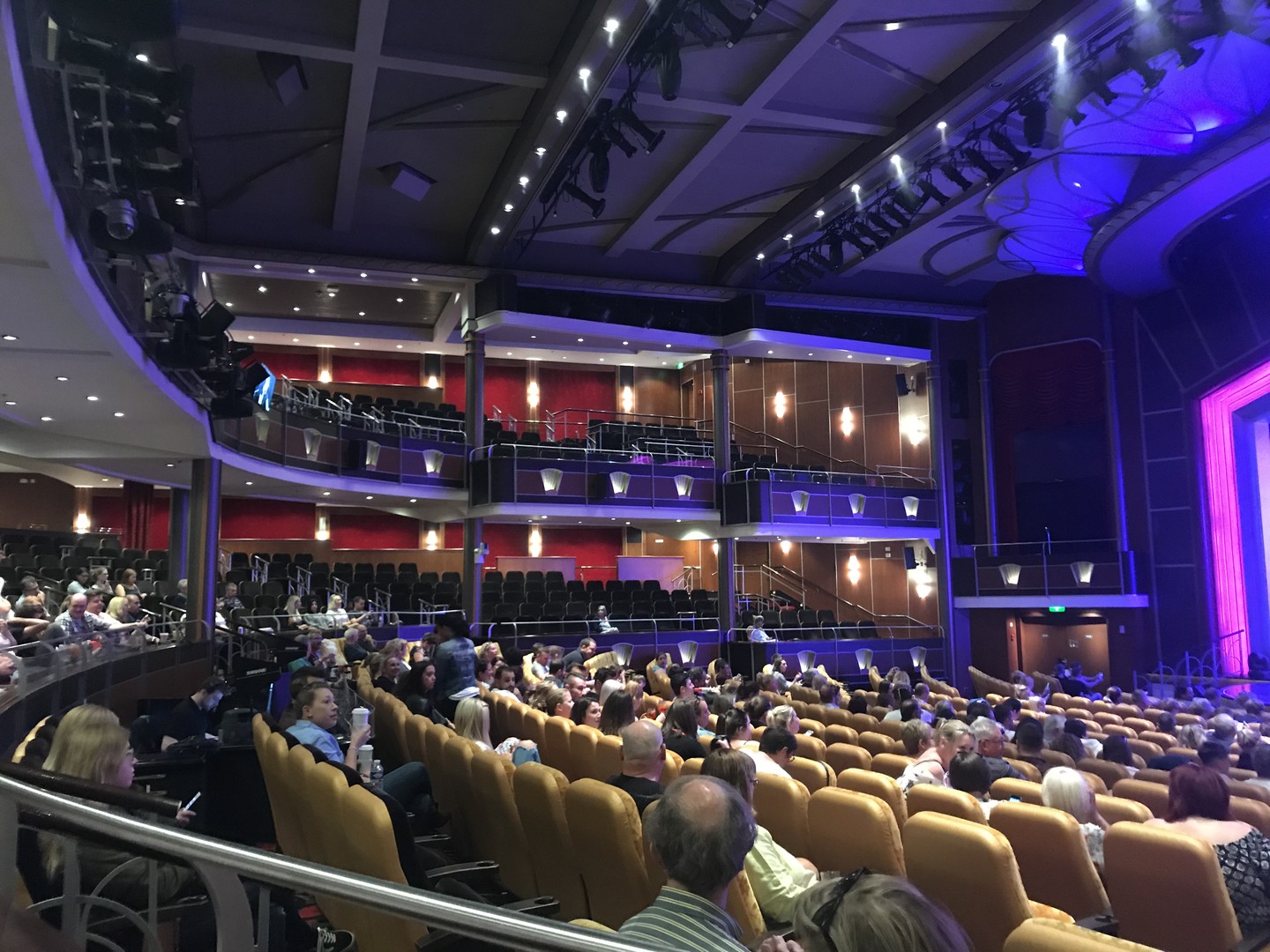 Theater - Cruise Royal Caribbean - Cruisevakantie - Doets Reizen