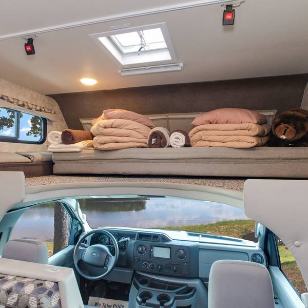 C-Medium Motorhome Four Seasons - camperreizen Canada - Doets Reizen